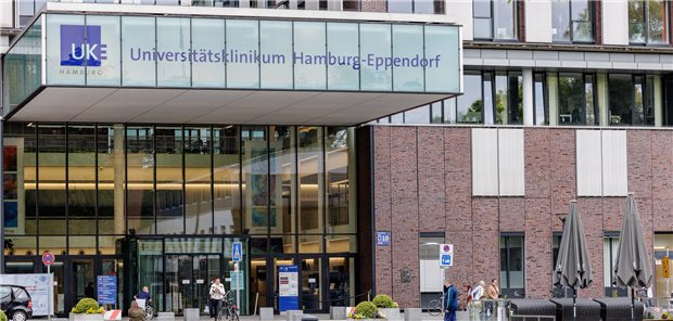 Dr.-Martini-Preis 2023 geht dreimal ans UKE Ausgezeichnete Medizinforschung wird im Universitätsklinikum Eppendorf betrieben: Drei Projekte des UKE wurden jüngst mit dem Dr.-Martini-Preis ausgezeichnet.