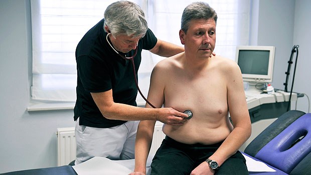 Gliptine ohne Risiko für Herz und Gefäße Auskultation: Für neue Antidiabetika muss in Studien belegt sein, dass sie das kardiovas kuläre Risiko nicht erhöhen.