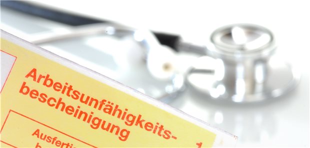 Auslaufmodell: Wie es aussieht, sollen Ärzte nun spätestens ab Oktober 2021 verpflichtet werden, die AU auf elektronischem Wege der Kasse zuzusenden.