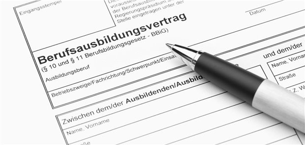 Stift auf Ausbildungsvertrag