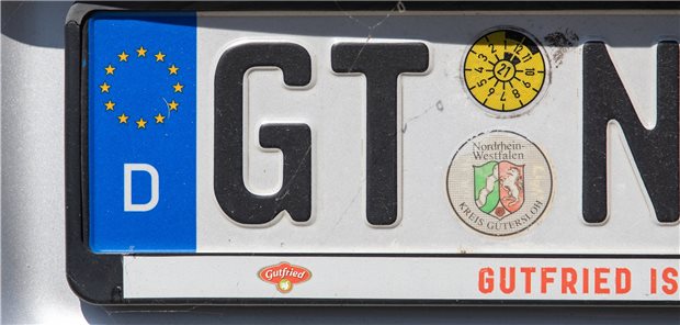 Corona-Beschränkungen nicht mit dem Holzhammer Autokennzeichen von Gütersloh: Den dort örtlich begrenzten COVID-19-Ausbruch hat man gut in den Griff bekommen, betont der Präsident des Deutschen Landkreistages.