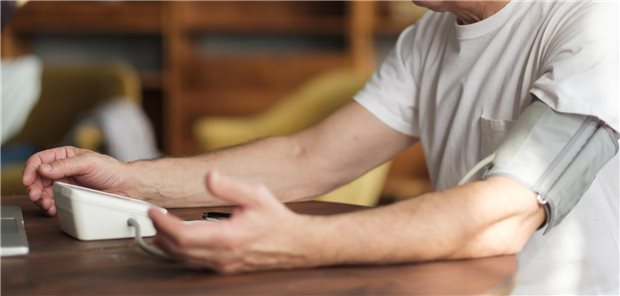 Automatische Blutdruckmessung zu Hause