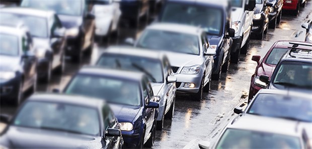 Was Europas Metropolen gegen Luftverschmutzung tun Autos Stoßstange an Stoßstange: Ein altbekanntes Bild in Städten.