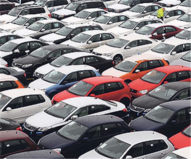 Starker Export begünstigt den Aktienmarkt Autos für die Welt: Dank guter Exporte sind deutsche Autowerte bei Anlegern wieder gefragt.