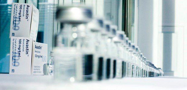 Roche legt zweistellig zu Avastin-Produktion bei Roche in Basel.