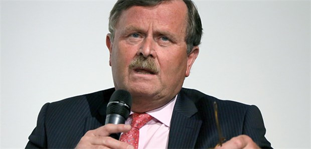 Montgomery will Entlastung auch für Frauenärzte BÄK-Chef Professor Frank Ulrich Montgomery setzt sich für die Gynäkologen ein.