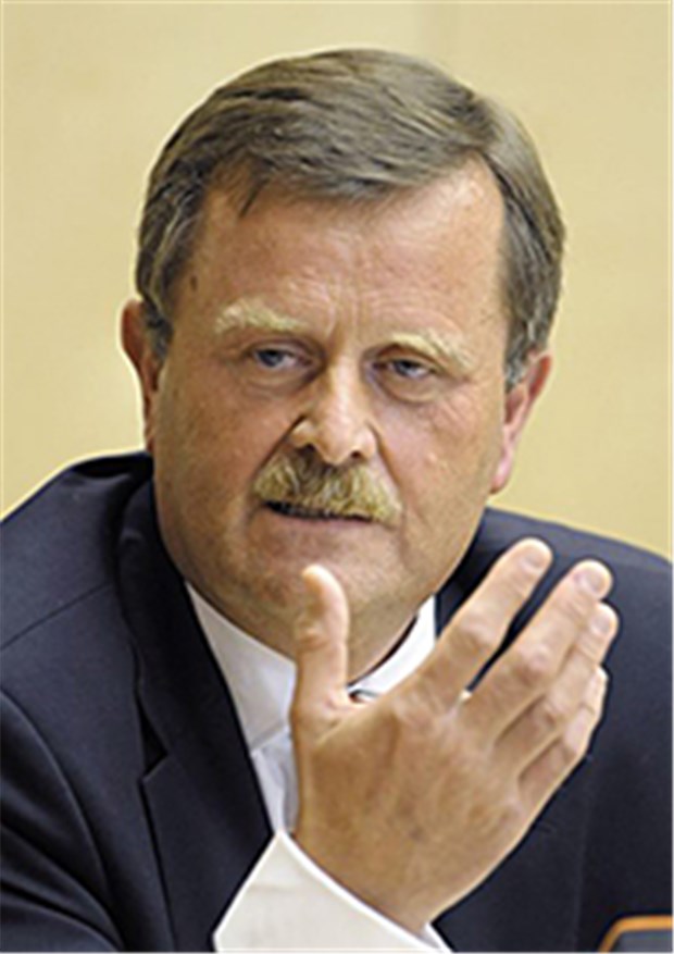 Unions-Papier stößt auf geteiltes Echo BÄK-Vize Dr. Montgomery: Unions-Papier ist ein Schritt in die richtige Richtung.