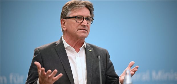 Weitere Millionen für Kliniken in Baden-Württemberg Baden-Württembergs Gesundheitsminister Manne Lucha: „Wir lassen unsere Krankenhäuser nicht im Stich.“