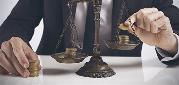 Kassen für Konzept Balanceakt der Finanzierung: Der Spitzenverband der gesetzlichen Krankenversicherung fordert eine künftige Regierung auf, Geld für die Pflege richtig zu verteilen.