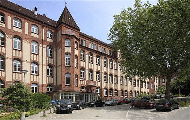 Zukunft der Uniklinik Schleswig-Holstein ungewiss Bald privatisiert? Die Uniklinik Schleswig-Holstein. Hier das Institut für Immunologie in Kiel.