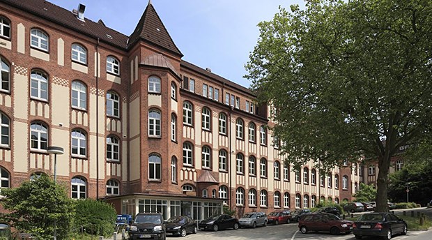 Schleswig-Holstein sondiert Verkauf seiner Uniklinik Bald privatisiert? Die Uniklinik Schleswig-Holstein. Hier das Institut für Immunologie in Kiel.