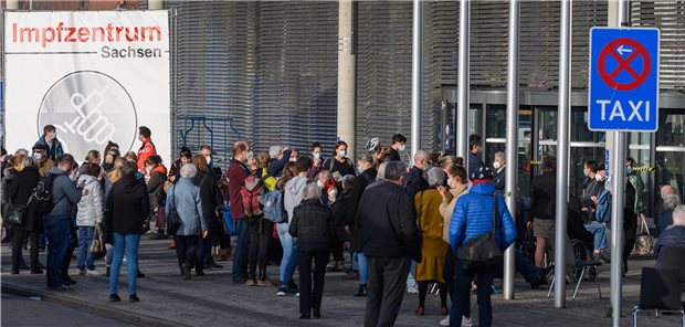 Bald sollen in Sachsen neben den Impfzentren auch in ausgesuchten Hausarztpraxen Corona-Impfungen verabreicht werden.