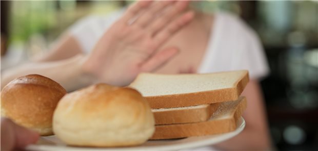 Bauchschmerzen bei Brotkonsum? Eine frühe Exposition mit Gluten könnte die Prävalenz von Zöliakie verringern, legt eine Studie nahe.