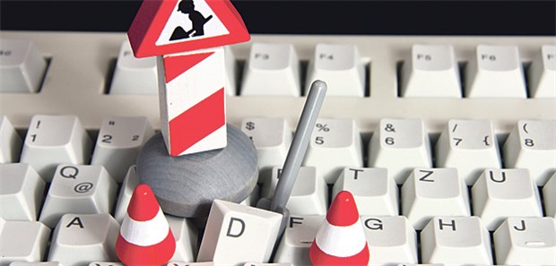Noch keine Freigabe für Praxis-Software Baustelle Praxisrechner: Wer ungeprüft auf Windows 10 umstellt, kann damit die komplette Praxis-EDV lahm legen.