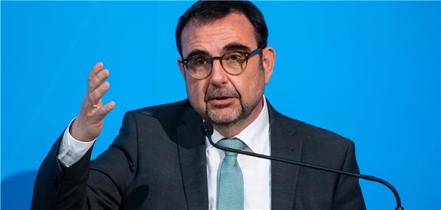 Bayern wappnet sich gegen mögliche Corona-Welle im Herbst Bayerns Gesundheitsminister Holetschek setzt in Sachen Corona auf einen Dreiklang von Freiheit, Eigenverantwortung und Solidarität.