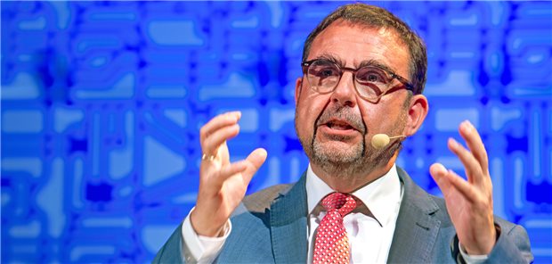 Bayern holt 100.000 zusätzliche Grippe-Impfdosen für den Herbst Bayerns Gesundheitsminister Klaus Holetschek (CSU) will auch bei Influenza im Herbst/Winter nichts anbrennen lassen und sichert Bayern zusätzlichen Hochdosis-Impfstoff gegen Influenza. (Archivbild)