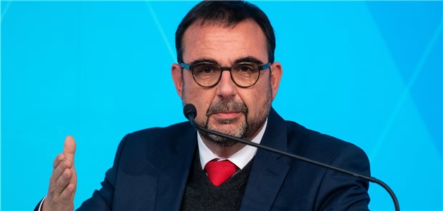 Bayern boostert schon nach fünf Monaten gegen SARS-CoV-2 Bayerns Gesundheitsminister Klaus Holetschek will schnelle Auffrischimpfungen ermöglichen.