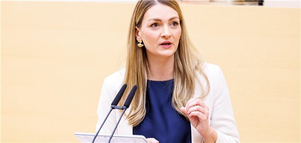 Pilotprojekt in Bayern soll Anerkennung der Abschlüsse ausländischer Ärzte vereinfachen Bayerns Gesundheitsministerin Judith Gerlach (CSU) hofft darauf, mit einem Pilotprojekt die Anerkennungsverfahren von ausländischen Ärzten vereinfachen und verkürzen zu können.