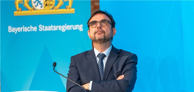 Bayerns Hausärzte beginnen mit Corona-Impfung ohne Priorisierung Bayerns Hausärzte dürfen seit Donnerstag ohne Priorität gegen Corona impfen. Allerdings hat Gesundheitsminister Holetschek nicht genug Impfstoff zu bieten.
