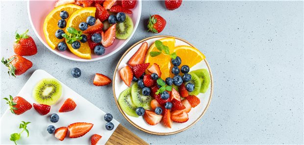 Beeren und Zitrusfrüchte gehören zu den flavonoidreichen Lebensmitteln.