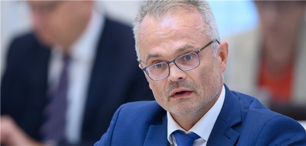 Brandenburger Landtag fordert breiteren Corona-Schutzschirm für Kliniken Befürchtet, dass einige Krankenhäuser in Brandenburg aus dem System der Ausgleichszahlungen herausfallen: Professor Michael Schierack, gesundheitspolitische Sprecher der CDU-Landtagsfraktion im Landtag.