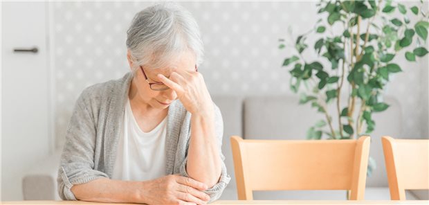 Begleiterkrankungen die ins psychisch/schmerzbezogene und metabolische Krankheitscluster passen, waren in der Studie signifikant mit einer HAQ-Verschlechterung und ungünstigen Entwicklung der Krankheitsaktivität assoziiert. Deshalb raten die Autoren und Autorinnen, bei der Versorgung von Menschen mit D2T-RA gerade auch auf solche Erkrankungen zu achten und sie gegebenenfalls therapeutisch anzugehen.