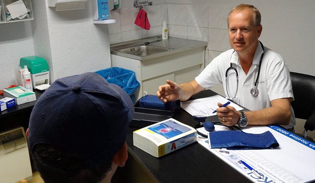 'Street Docs' im Einsatz für Obdachlose Behandelt Menschen, die am Rande der Gesellschaft stehen: Internist Dr. Peter Uebel.