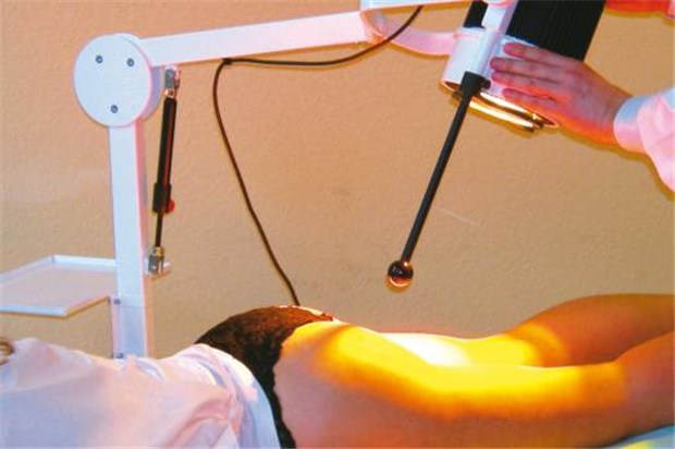 Biolitec Behandlung einer Patientin mit Lasersonden von Biolitec.