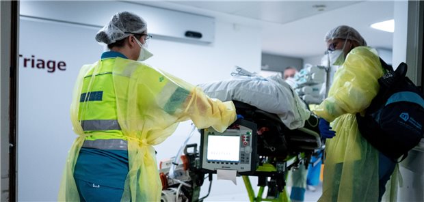 Ex-post-Triage? Grüne kritisieren Pläne zu Behandlungsabbruch Behandlung zuerst eingeleitet und dann wieder gestoppt? Über die Gesetzespläne zur Triage in der Pandemie wird heftig gestritten.