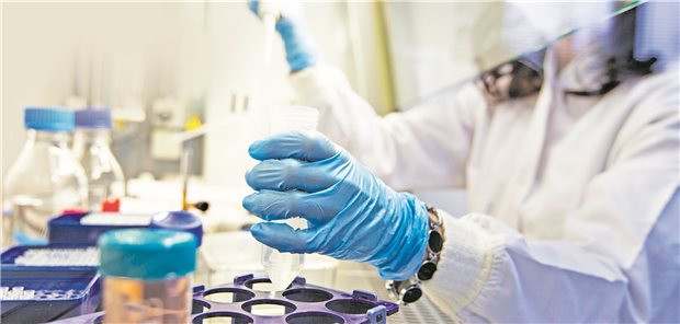 Behörden, Unternehmen und Institute bilden Allianzen, um die Entwicklung eines Impfstoffs gegen SARS-COV-2 voranzutreiben.