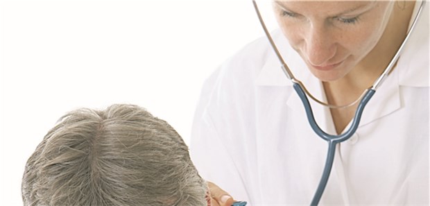 Ziel ist die COPD-Kontrolle Bei COPD-Patienten sollen die Symptome gelindert und die Belastbarkeit verbessert werden; Exazerbationen gilt es zu minimieren.