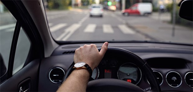 Diabetiker im Alltag oft benachteiligt Bei Diabetes können krankheitsbedingte Komplikationen die Fahrtauglichkeit beeinflussen. Allerdings haben Studien ergeben, dass Diabetiker im Straßenverkehr eher seltener auffällig werden als Gesunde.
