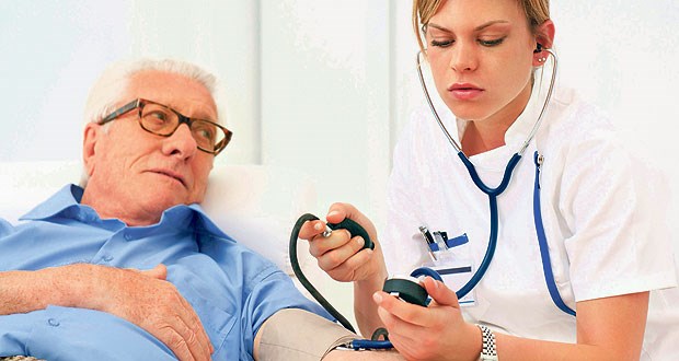 Welche Blutdrucksenker-Kombi die Nieren am besten schützt Bei Diabetikern mit Bluthochdruck raten Experten vorzugsweise zu einer Kombination mit einem ACE-Hemmer und einem Kalziumantagonisten.