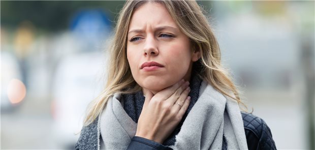 Bei Halsschmerzen werden Antibiotika zu häufig verordnet. Ob klinische Scores der Überverordnung entgegenwirken können, wurde in einer Studie mit Hausarztpraxen untersucht.