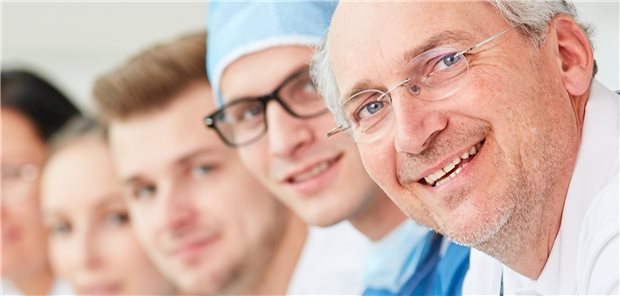 Jung und alt: Bei Heilberuflern steht ein Generationswechsel an. 