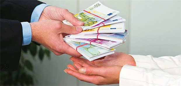 Bei Korruption drohen künftig empfindliche Strafen.