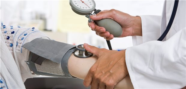 Bei MS-Patienten mit Herzerkrankungen sollte die Einstellung auf den neuen oralen Wirkstoff Siponimod in der Praxis überwacht werden.