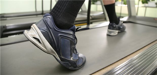 Bei Prostatakarzinompatienten führte intensives Intervalltraining zu einer Senkung der PSA-Spiegel und einem verminderten Wachstum von Prostatakrebszellen.