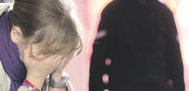 Hilfe für gefährdete Kinder: Vom Südwesten lernen Bei Verdacht auf Kindesmisshandlung arbeiten Ärzte und Jugendämter oft nicht gut zusammen.
