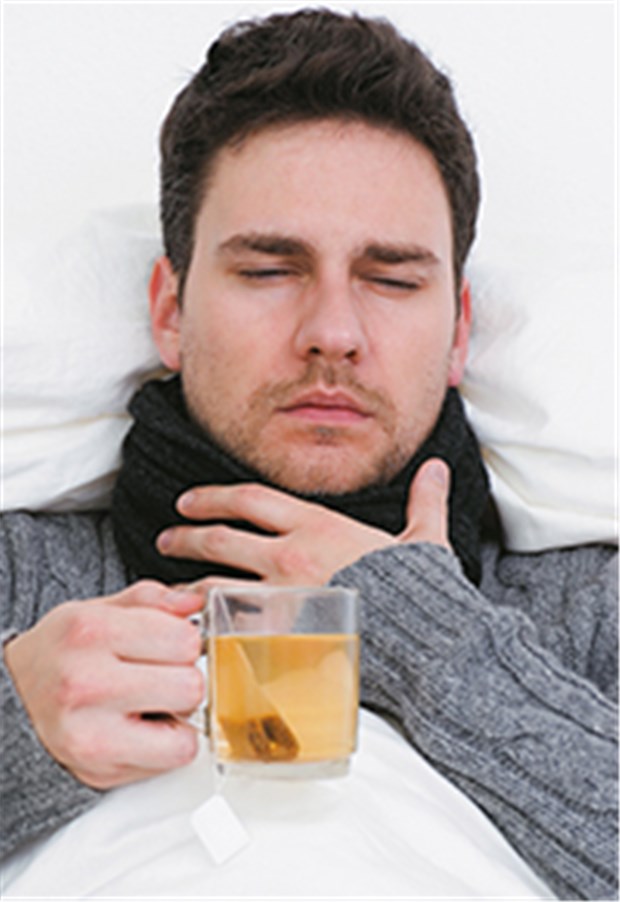 Influenza-Viren mit Phytotherapie bekämpfen Bei akuten Atemwegsinfektionen verschaffen sich Patienten mit warmen Getränken und pflanzlichen Arzneimitteln Linderung.