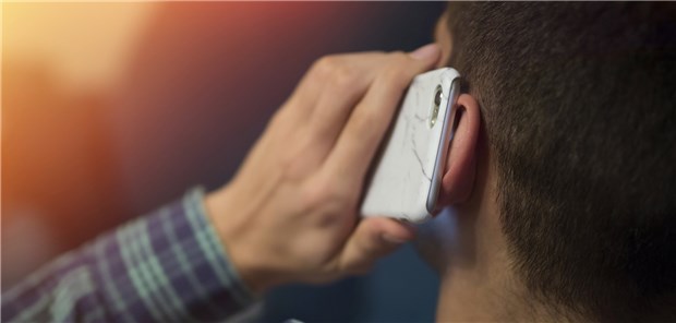 Bei den Handy-bezogenen Kopf-Hals-Verletzungen sind die meisten Betroffenen unter 30 Jahre alt.