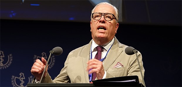 Klaus Reinhardt will BÄK-Präsident werden Bei den turnusmäßig anstehenden Wahlen zum Präsidenten der Bundesärztekammer wird der niedergelassene Facharzt für Allgemeinmedizn Dr. Klaus Reinhardt antreten.
