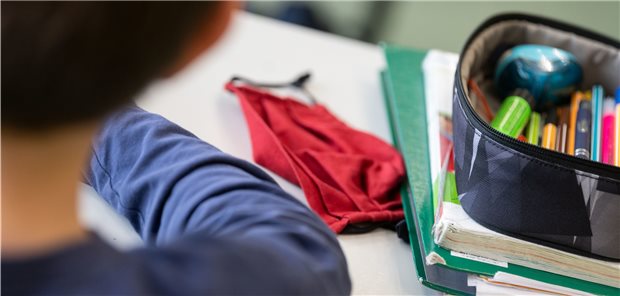 Wiedereröffnete Schulen sind keine Corona-Hotspots Bei den untersuchten Schülern und Lehrern seien nicht überdurchschnittlich häufig Antikörper nachweisbar gewesen, heißt es in der Studie.