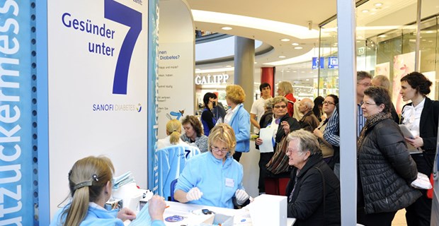Bei der Aktion "Gesünder unter 7" stehen auch Blutzuckermessungen auf dem Programm.