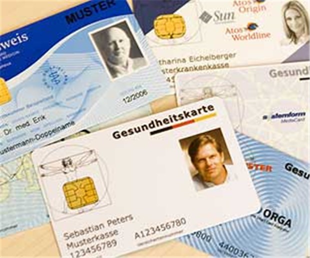 E-Card: Kassen wollen 2012 online gehen Bei der E-Card soll es schneller vorangehen: Der GKV-Spitzenverband pocht auf vorgezogene Einführung des signaturfähigen Konnektors.