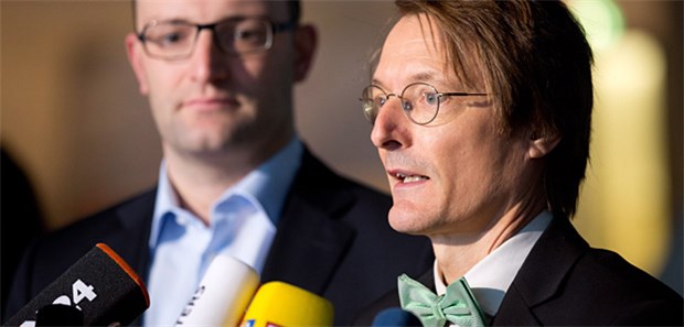 Schwarz-Rot will bei KVen hineinregieren Bei der Parität der KV-Vertreterversammlungen sind sie sich noch nicht ganz einig: Jens Spahn (CDU, l.) und Karl Lauterbach (SPD, r.).