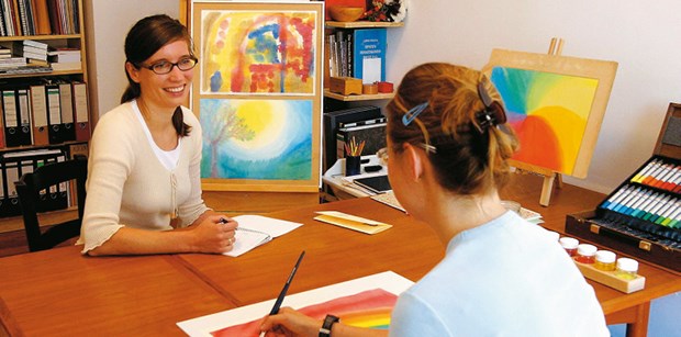 Psychotherapeuten haben die längsten Wartezeiten Bei der Psychotherapeutin: Einen Termin zu ergattern, kann dauern, hat die AOK Rheinland/Hamburg ermittelt.