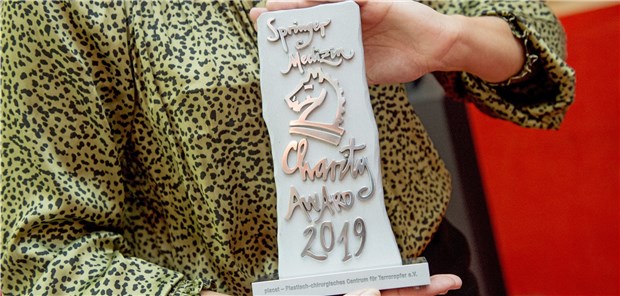 Auszeichnungen für soziales Engagement Bei der Springer Medizin Gala wird neben dem Galenus Preis alljährlich auch der Charity Award für herausragendes ehrenamtliches Engagement vergeben.
