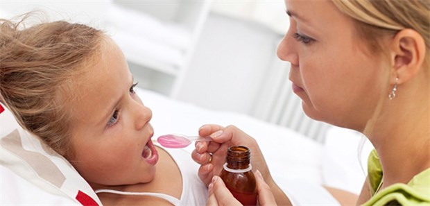 Eltern dosieren oft falsch Bei der Zubereitung eines Antibiotikasafts haben Mütter offenbar eine sicherere Hand als Väter.