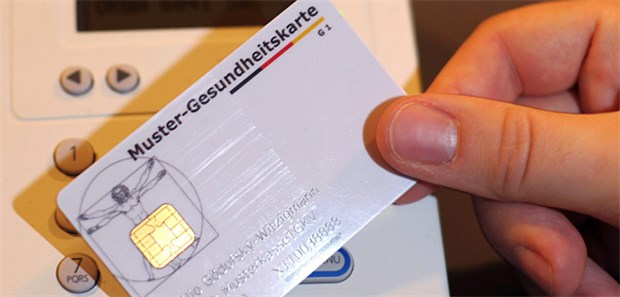 GKV droht Ärzten mit Sanktionen Bei der elektronischen Gesundheitskarte läuft es noch nicht rund.